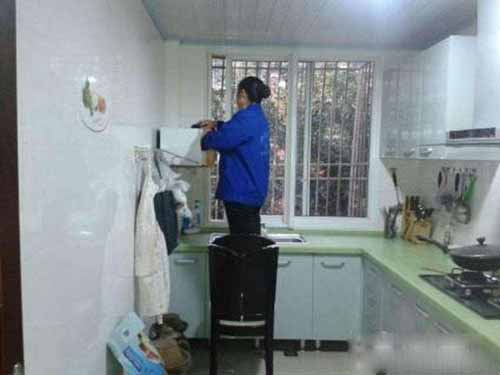 家庭保潔服務(wù)-專業(yè)保潔員上門服務(wù)-全面清潔-家庭衛(wèi)生